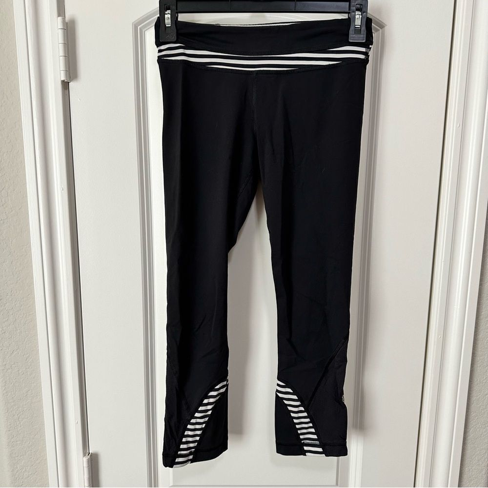 Lululemon Athletica Women’s Black and White Leggings with Striped Accents Size 4